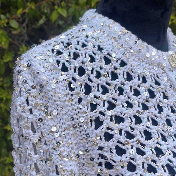 UNWORN Size 36 CHANEL White Cardigan Sweater with Sequins and Crystal Buttons - Picture 8 of 16